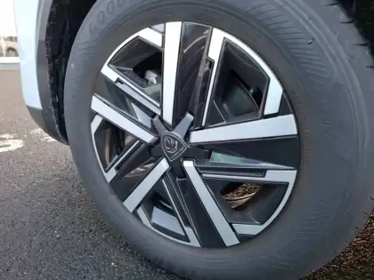 Photo 12 Peugeot 2008  Hybrid 145 e-DCS6