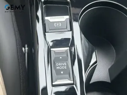 Photo 18 Peugeot 208  Electrique 50 kWh 136ch