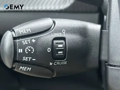 Photo 13 Peugeot 208  Electrique 50 kWh 136ch