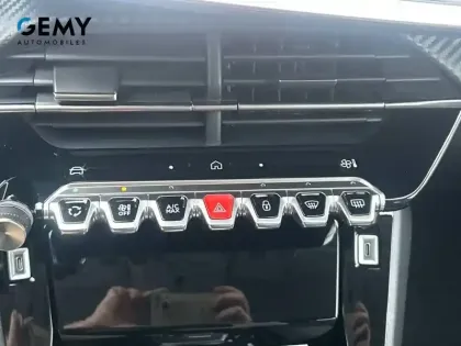 Photo 14 Peugeot 208  Electrique 50 kWh 136ch