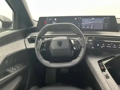 Photo 8 Peugeot 5008  Hybrid 136 e-DCS6