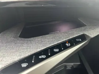 Photo 50 Peugeot 5008  Hybrid 136 e-DCS6