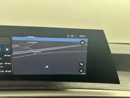 Photo 20 Peugeot 5008  Hybrid 136 e-DCS6