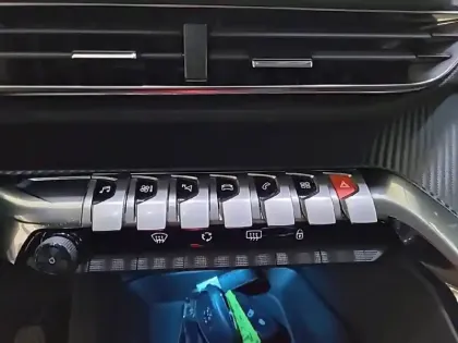 Photo 20 Peugeot 3008  BlueHDi 130ch S&S BVM6