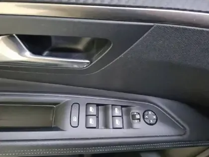 Photo 27 Peugeot 3008  BlueHDi 130ch S&S BVM6