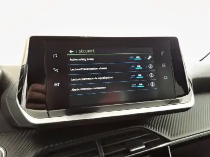 Photo 20 Peugeot 208  Electrique 50 kWh 136ch