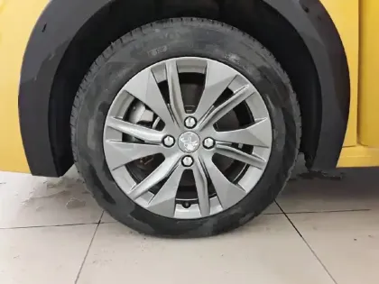 Photo 12 Peugeot 208  Electrique 50 kWh 136ch