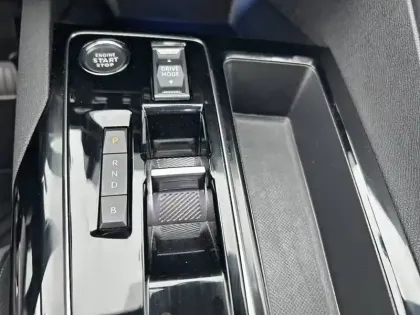 Photo 69 Peugeot 3008  Hybrid 180 e-EAT8