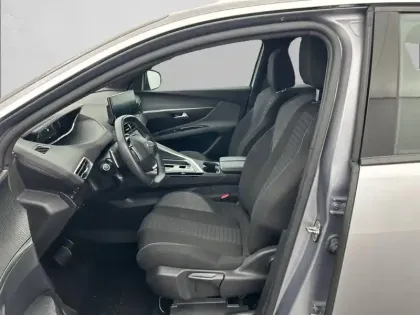 Photo 66 Peugeot 3008  Hybrid 180 e-EAT8