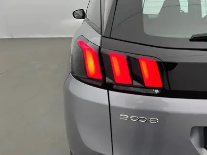 Photo 44 Peugeot 3008  Hybrid 180 e-EAT8