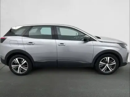 Photo 31 Peugeot 3008  Hybrid 180 e-EAT8