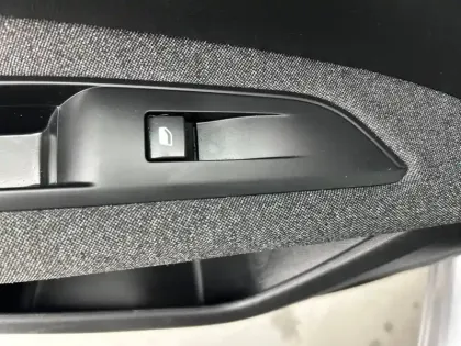 Photo 42 Peugeot 3008  Hybrid 180 e-EAT8