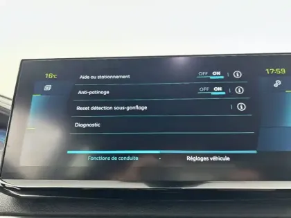 Photo 51 Peugeot 3008  Hybrid 180 e-EAT8