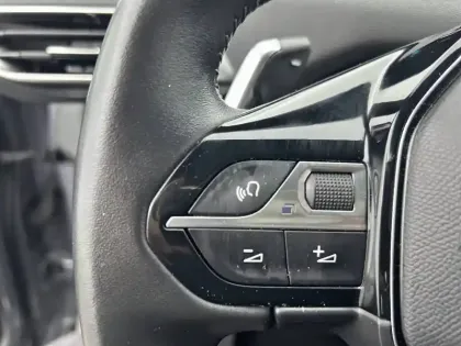 Photo 20 Peugeot 3008  Hybrid 180 e-EAT8