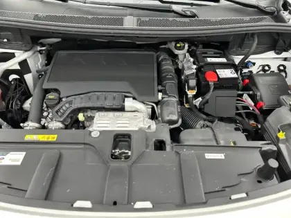 Photo 14 Peugeot 3008  PureTech 130ch S&S EAT8