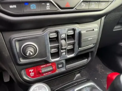 Photo 22 Jeep Wrangler  Unlimited 4xe 2.0 l T 380 ch PHEV 4x4 BVA8