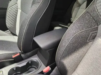 Photo 16 Renault Captur  E-Tech full hybrid 160 ch