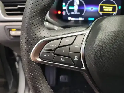 Photo 14 Renault Captur  E-Tech full hybrid 160 ch