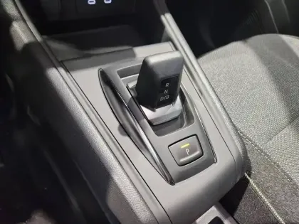 Photo 15 Renault Captur  E-Tech full hybrid 160 ch