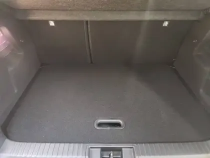 Photo 8 Renault Captur  E-Tech full hybrid 160 ch