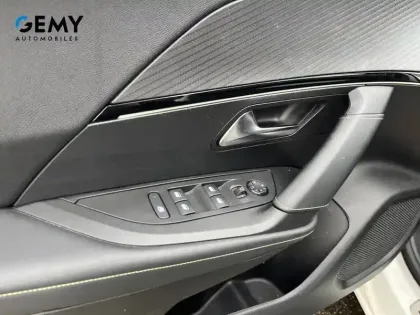 Photo 12 Peugeot 2008  PureTech 130 S&S EAT8