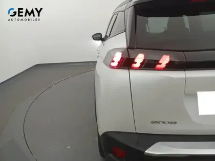 Photo 60 Peugeot 2008  PureTech 130 S&S EAT8