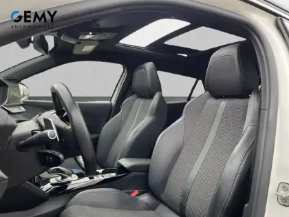 Photo 8 Peugeot 2008  PureTech 130 S&S EAT8