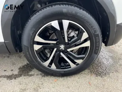 Photo 10 Peugeot 2008  PureTech 130 S&S EAT8