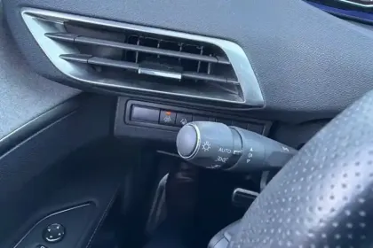 Photo 19 Peugeot 3008  Hybrid 225 e-EAT8