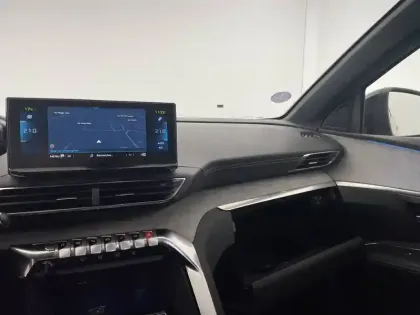 Photo 57 Peugeot 3008  Hybrid 225 e-EAT8