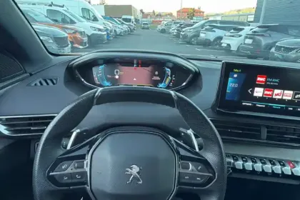 Photo 16 Peugeot 3008  Hybrid 225 e-EAT8