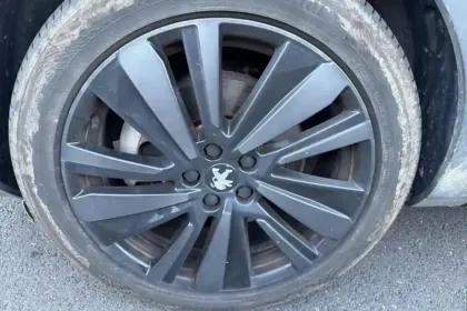 Photo 11 Peugeot 3008  Hybrid 225 e-EAT8