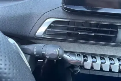 Photo 18 Peugeot 3008  Hybrid 225 e-EAT8