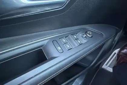 Photo 21 Peugeot 3008  Hybrid 225 e-EAT8