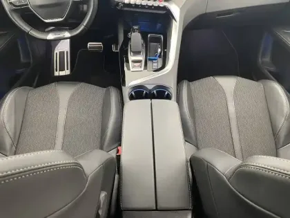 Photo 56 Peugeot 3008  Hybrid 225 e-EAT8