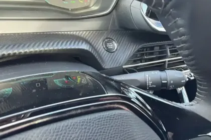 Photo 18 Peugeot 208  Electrique 50 kWh 136ch