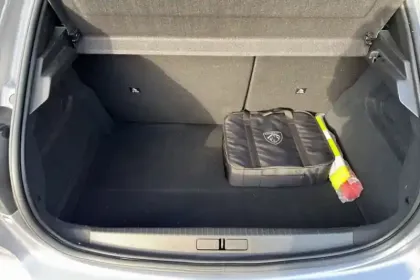 Photo 8 Peugeot 208  Electrique 50 kWh 136ch