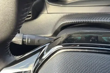 Photo 19 Peugeot 208  Electrique 50 kWh 136ch