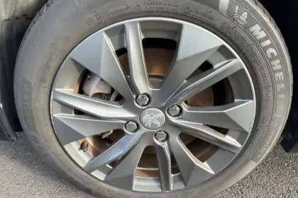 Photo 11 Peugeot 208  Electrique 50 kWh 136ch