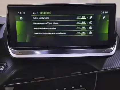 Photo 85 Peugeot 208  PureTech 100 S&S BVM6