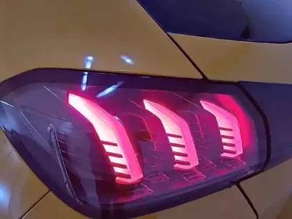 Photo 16 Peugeot 208  PureTech 100 S&S BVM6