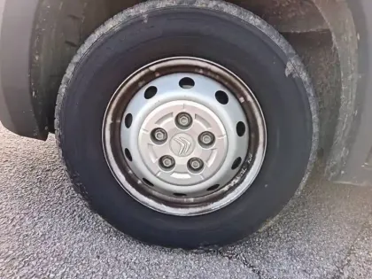 Photo 12 Citroën Jumper  CHASSIS DBLE CAB 4-35 L4 BLUEHDi 130 BVM6