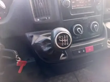 Photo 13 Citroën Jumper  CHASSIS DBLE CAB 4-35 L4 BLUEHDi 130 BVM6