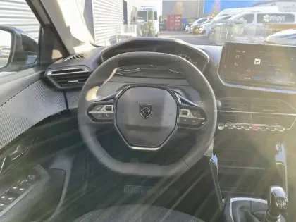 Photo 60 Peugeot 208  100 S&S BVM6