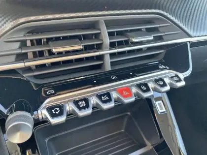 Photo 70 Peugeot 208  100 S&S BVM6