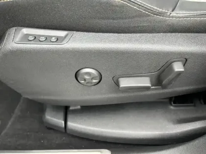 Photo 22 Peugeot 3008  Hybrid 225 e-EAT8