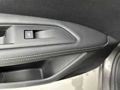 Photo 19 Peugeot 3008  Hybrid 225 e-EAT8