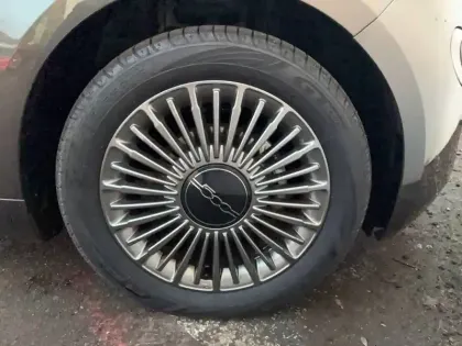 Photo 27 Fiat 500  e 95 ch