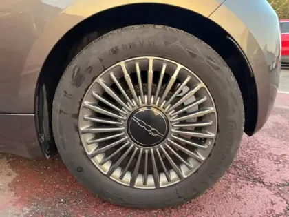 Photo 8 Fiat 500  e 95 ch