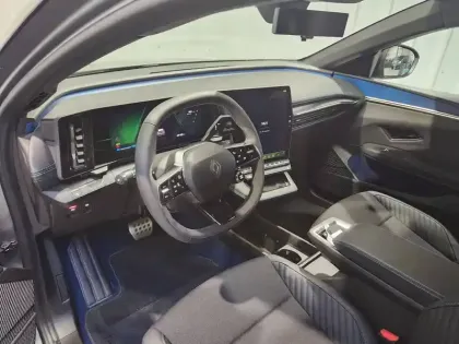 Photo 6 Renault Megane  E-Tech 220 ch autonomie confort